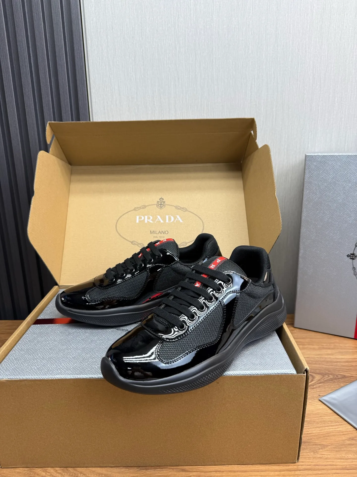 Men's shoes 640💰 [PRADA] Hot selling items🔥Must be recommended every day~~ Official website synchronized, 1:1 high quality shipments✔️ Imported cowhide fabric, rubber material + cowhide lining, original bottom, high-end airplane box packaging🎁 38-45 (38.45 custom-made, non-returnable)